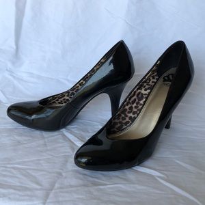 Black Fergalicious heels (glossy)